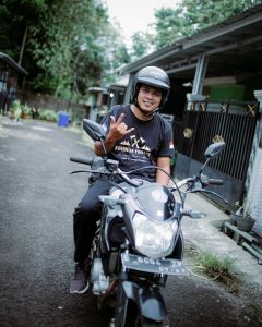 Ad_fiktif